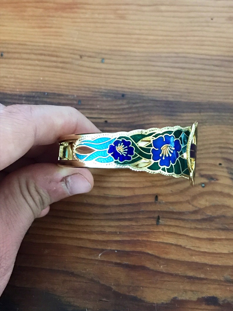 Vintage Enamel Cloisonné Hinged Bracelet with Dark Blue Flowers, Deep Green, Gold Toned Metal, Pretty Cut Outs 2217 image 4