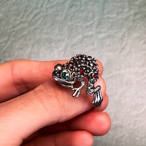 Vintage Size 10 3/4 Costume Jewelry Frog Ring with Silver Toned Metal Band, Red and Green Rhinestones, Textured Body, Fun #2138