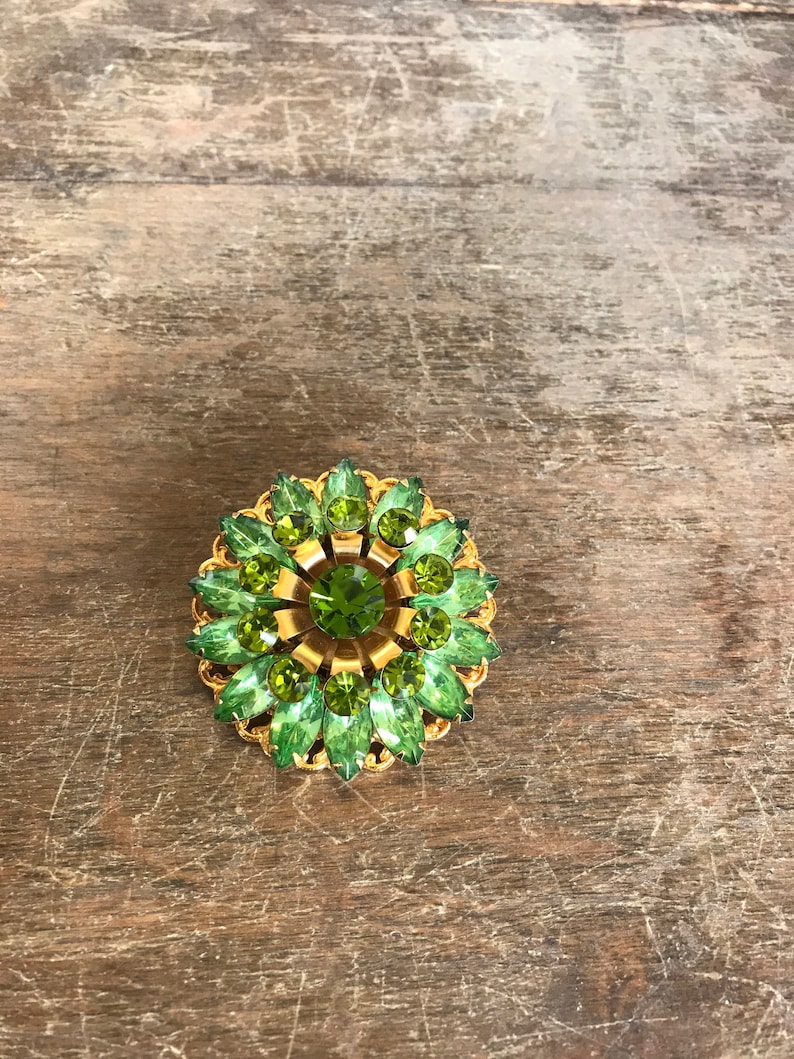 Vintage Costume Jewelry Brooch with Vibrant Two-toned Spring Green Rhinestones in Flower Design Set in Detailed Gold Toned Metal #832