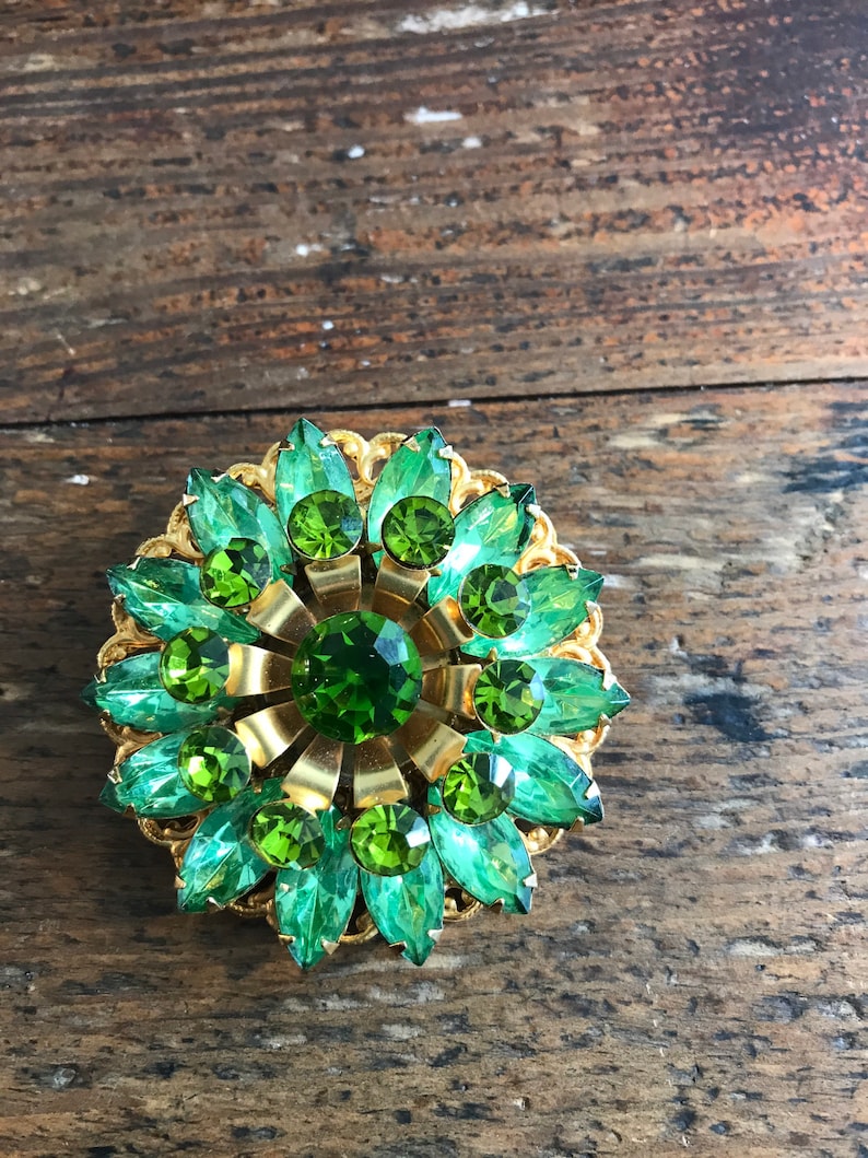 Vintage Costume Jewelry Brooch with Vibrant Two-toned Spring Green Rhinestones in Flower Design Set in Detailed Gold Toned Metal #832