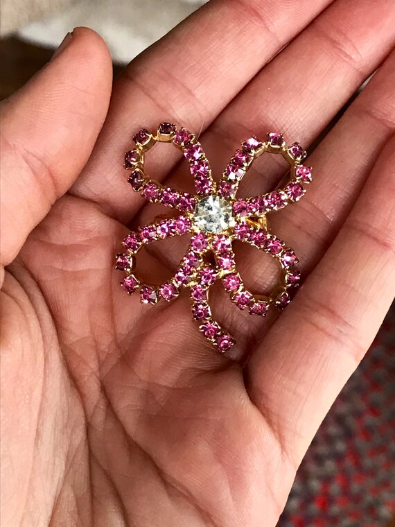 Vintage Costume Jewelry Brooch with Pink and Clea… - image 3
