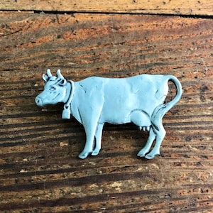 Vintage Seagull Pewter Canada Cow Brooch with Simple yet Detailed Design #2188