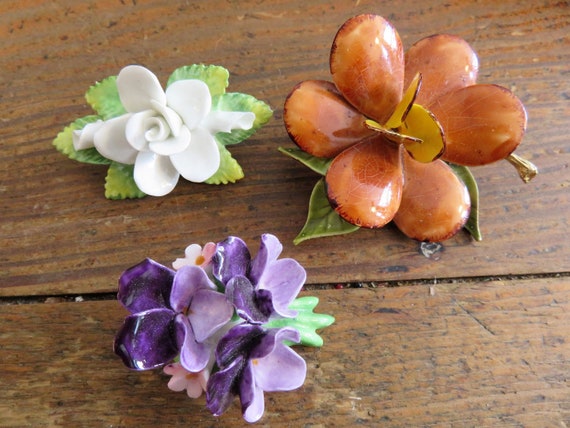 Vintage Set of 3 Flower Brooches, One Enamel Flow… - image 2