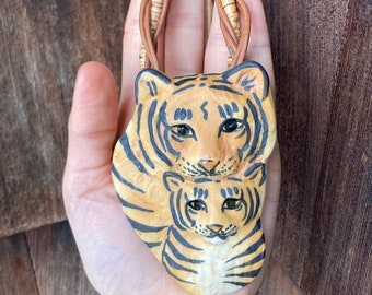 SALE⭐︎チャーム付！THBT スターリングシルバー ドロップポニー＊ゴールド＊ Vintage Tiger Necklace With Handmade Porcelain Pendant by