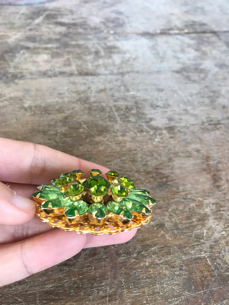 Vintage Costume Jewelry Brooch with Vibrant Two-toned Spring Green Rhinestones in Flower Design Set in Detailed Gold Toned Metal #832