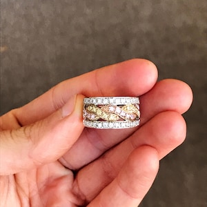 Vintage Size 8 Sterling Ring Marked, ‘China CZ’ with Twisted Pattern of Pale Pink and Yellow Stones, Thick Band #3342
