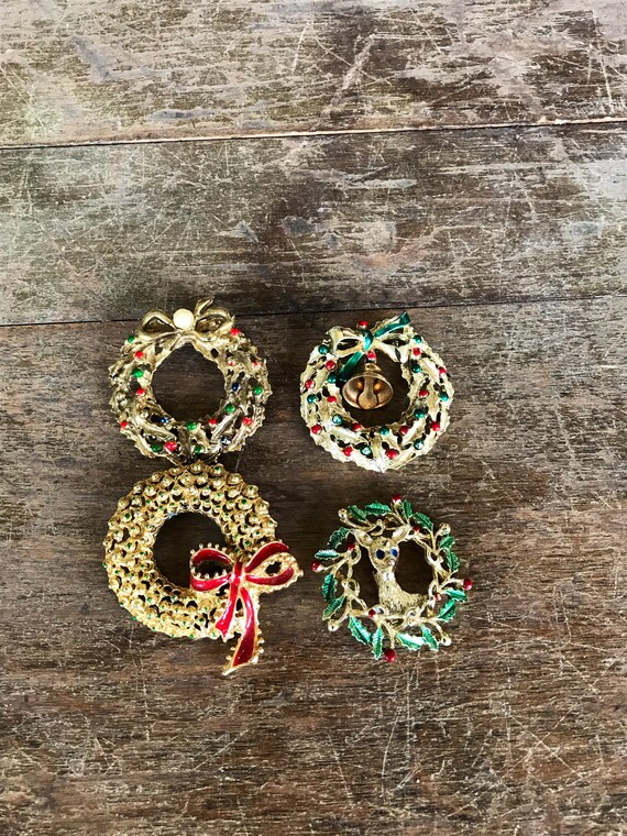 Vintage festive bells brooch - Gem