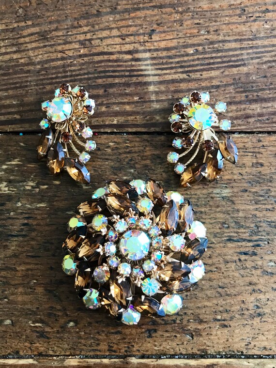 Sparkly 2024 costume jewelry