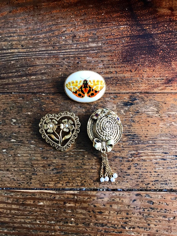 Set of Three Vintage Summertime Brooches, Straw H… - image 1