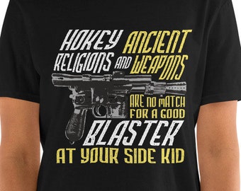 Camiseta Blaster // Han Solo // Star Wars // Religiones Hokey y armas antiguas