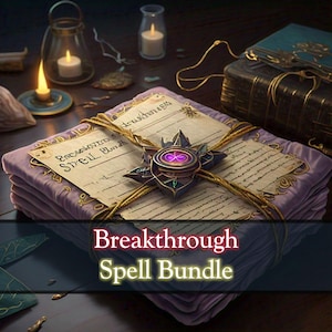 Op de afbeelding: Een stapel oude, gebonden boeken die met touw zijn omwikkeld en een paarse edelsteen in het midden hebben. De boeken zijn gelabeld met "Enchanted Spell Bundle" en "Breakthrough".