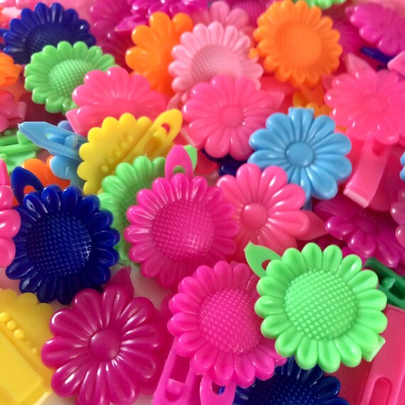 Vintage 1990s colorful plastic flower power barret