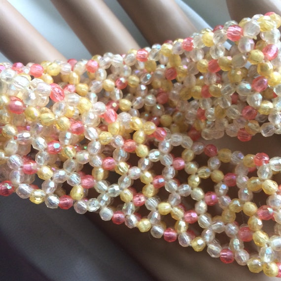 Vintage 1950s peachy rose and yellow beaded stret… - image 4