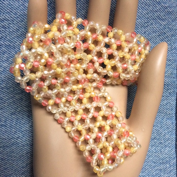 Vintage 1950s peachy rose and yellow beaded stret… - image 3