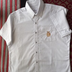Camicia a maniche corte in twill / Tessuto resistente e antipiega con bottoni