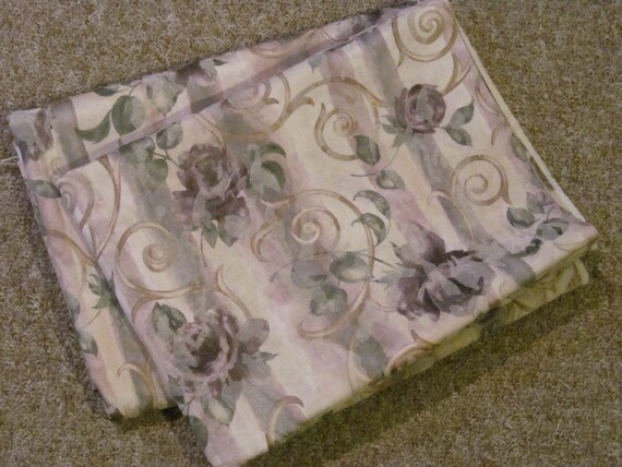 Rose Print Fabric Decorator Fabric Mauve Roses Vintage Etsy