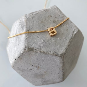 Collier lettre plaqué or délicat collier à breloques lettre coulissante en plaqué or avec breloque initiale chaîne B - Idées cadeaux personnalisées pour petite amie