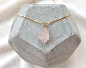 Raw Rose Quartz Necklace Pink Crystal Charm Rose Quartz Pendant October Birthstone Necklace Boho Layering Necklace Rough Cut Gemstone Charm