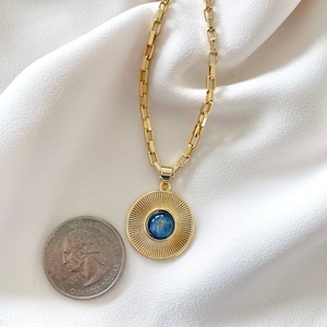 Vintage Style Medallion Necklace Blue Crystal Pendant Necklace Gold Filled Thick Link Paperclip Chain 70s inspired Jewelry Blue Gemstone zdjęcie 3