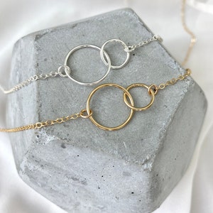 Dainty Linked Rings Necklace Sterling Silver Circles Necklace Gold Filled Interlocking Rings Pendant Best Friend Jewelry Anniversary Gift