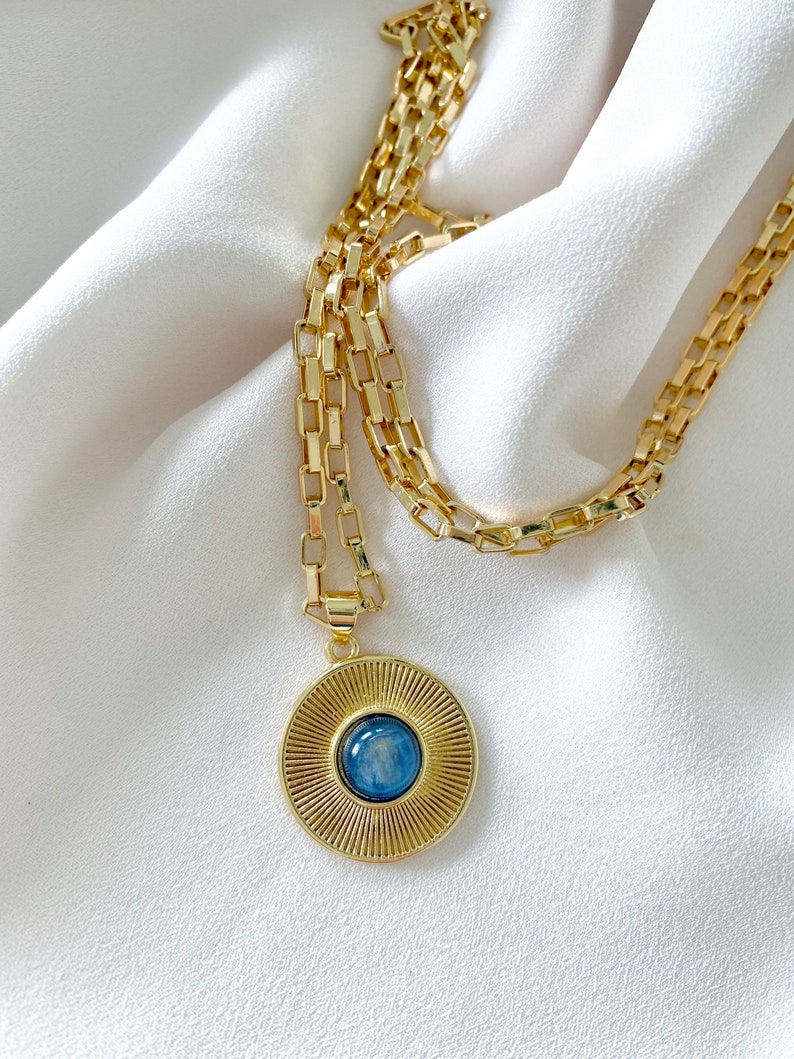 Vintage Style Medallion Necklace Blue Crystal Pendant Necklace Gold Filled Thick Link Paperclip Chain 70s inspired Jewelry Blue Gemstone zdjęcie 5