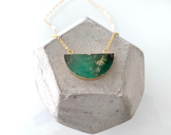 Chrysoprase Necklace Half Moon Gemstone Necklace Gold Filled Chain Green Crystal Pendant Girlfriend Raw Chrysoprase Jewelry Boho Necklaces