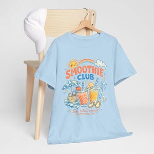 Shirt smoothieclub, retro zomer-T-shirt, shirt strandvakantie, leuk grafisch T-shirt, kleurrijk tropisch T-shirt afbeelding 6