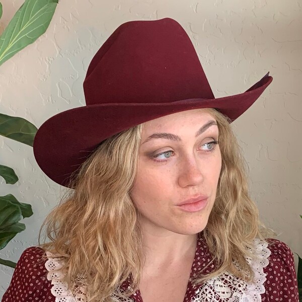 Gorgeous Burgundy Vintage Eddy Bros. Company Cowboy Hat Size 7 1/4 Comes in Original Box!