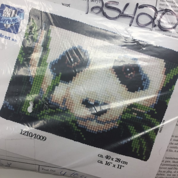 Vintage Verachtert Panda Bear Cross Stitch Kit, Verachtet Panda Bear Kit, Panda Bear Pillow, Panda Bear Cross Stitch, Vervaco Verachtert Kit