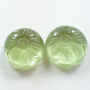 1 pair, green amethyst quartz gemstone, carved cabochon, round shape, size 13x13 mm, high quality, carved stone, loose gemstone. 14. cts