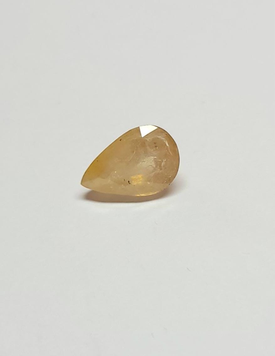 Saphir Jaune Naturel De Thaïlande - 6 Mm X 4,8 Mm - 0,69 Carats - Traité Au Béryllium | Neuf Avec étiquette
