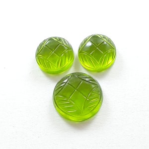 3 Stück Set, Peridot Quarz Edelstein, geschnitzte Cabochon, runde Form, Größe 14 bis 11 mm ca., geschnitzt, hohe Qualität, lose Edelstein. 16. cts