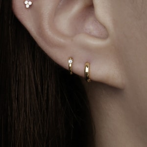 14k Solid Gold Tiny Single CZ Hoop Earring, Dainty Helix Cartilage Hoop Earring, Minimalist Earring, Huggie Hoop Earring, Small Hinged Hoop