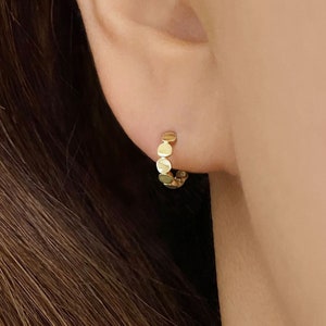 14k Solid Gold Flat Circle Hoop Earring, Minimalist Earring, Small Hinged Hoop Earring, Medium Hoop Earring, Everyday Earring