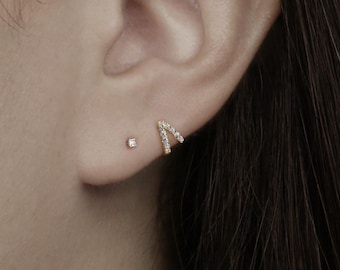 Aro de oro macizo de 14 k con circonitas cúbicas en capas. Aro doble único y sencillo para uso diario, ideal para perforar el lóbulo del cartílago. Regalo para ella.