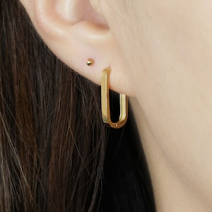 14k Solid Gold Oval Hoop Earring, Simple Hoop Earring, Minimalist Earring,Huggie Hoop Earring,Gold Medium Hinged Hoop Earring,Birthday Gifts