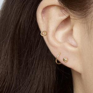 14k Solid Gold Tiny Oval Hoop Earring, Dainty Hoop Earring, Rose Gold Cartilage Huggie Hoop Earring, Helix Earring, Hinged hoop Earring
