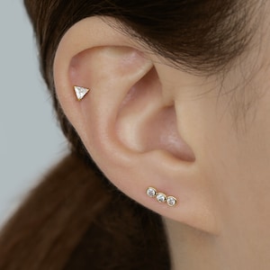 14k Solid Gold Triangle CZ Internally Threaded Labret Stud Earring, 18Gauge, Lobe Tragus Cartilage  Helix Piercing, Delicate Tiny Earring