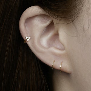 14k Solid Gold Tiny CZ CZ Hoop Ohrring, zierliche Hoop Ohrring, Knorpel Hoop, Huggie Hoop Ohrring, Helix Ohrring, Klapp Hoop Ohrring