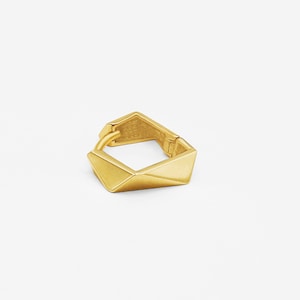 14k Solid Gold Faceted Huggie Hoop Earring, Minimalist Earring, Small Hinged Hoop Earring, Small Hoop, Everyday Earring