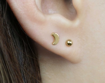 14k Solid Gold Moon Stud Earring, Crescent Moon Stud Earring, Dainty Earring, Minimalist Earring, Everyday Earring, Tiny Gold Earring