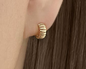 Aro con eslabones de barra de oro macizo de 14 k, aro sencillo, aro único, aro huggie, regalo para ella