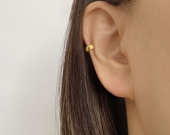 14k Solid Gold Tiny Bold Volume Hoop Earring, Medium Hoop Earring, Minimalist Earring, Small Hinged Cartilage Huggie Hoop Earring