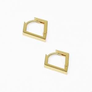 14k Solid Gold Diamond Shape Hoop Earring, Minimalist Earring, Huggie Hoop Earring, Small Hinged Hoop Earring, Small Hoop, Everyday Earring