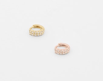 Aro con micro circonita cúbica en oro macizo de 14 k, delicado y sencillo, para piercing de cartílago, pequeño aro con bisagra de oro.