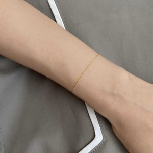14k Solid Gold Thin Twist Chain Bracelet, Simple Minimalist Gold Bracelet, Layered Dainty Bracelet, Adjustable Bracelet, Everyday Bracelet
