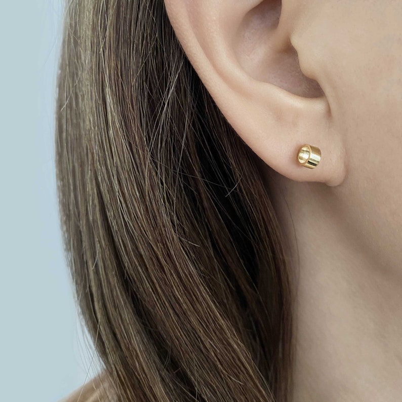 14k Solid Gold 3D Open Circle Stud Earring, Small Stud Earring, Minimalist Earrings, Lobe Helix Cartilage Piercing image 1
