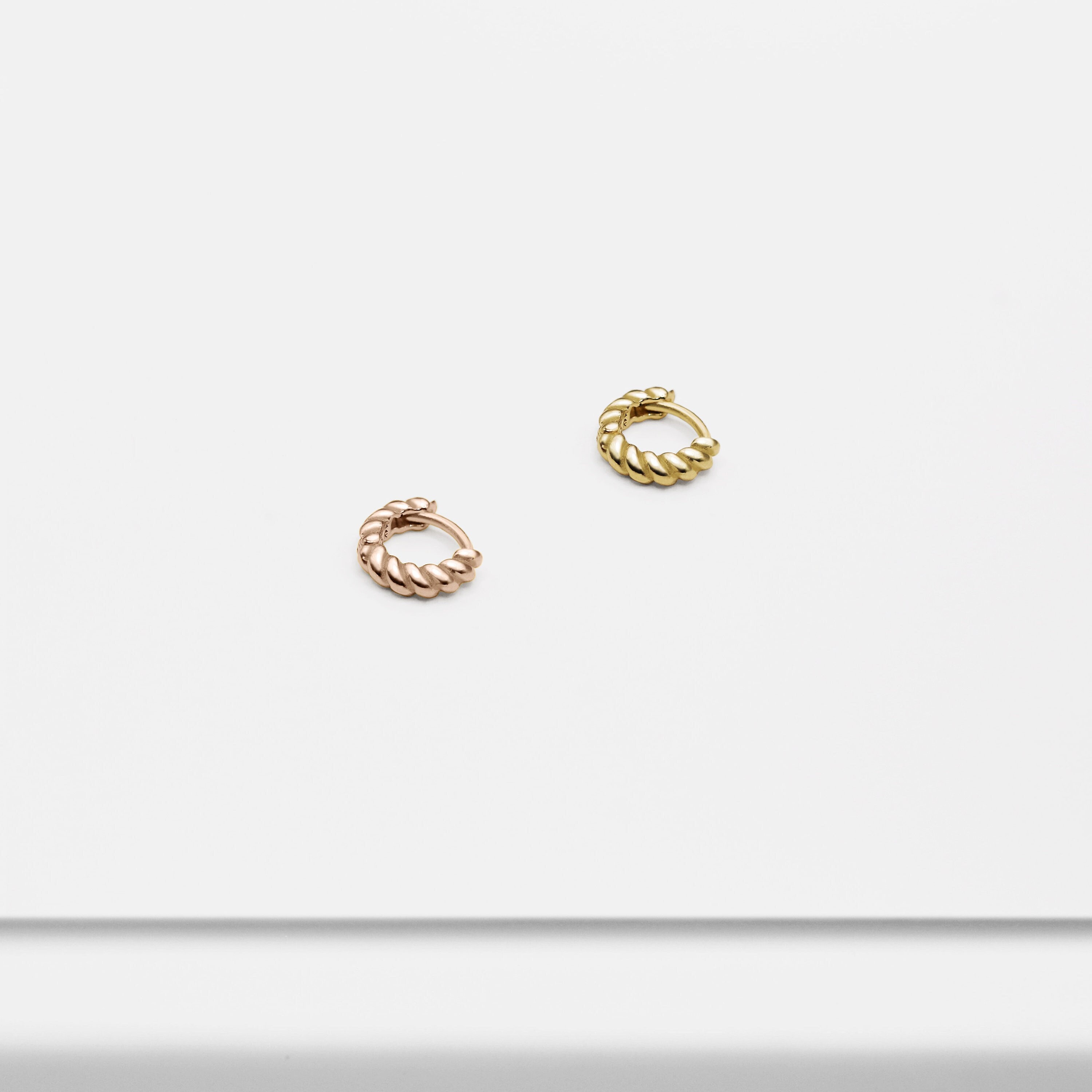 14k Solid Gold MICRO Rope Hoop Earring, Dainty Simple Hoop Earring, Cartilage Piercing, Tiny Huggie Hoop Earring, Gold Small Hinged Hoop