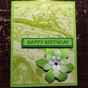 Cartão de feliz aniversário (flor verde)
