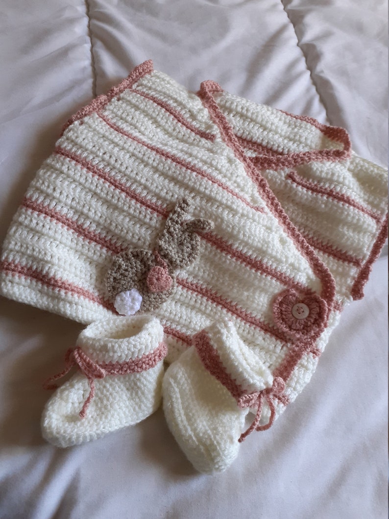 gilet débardeur sans manche façon kimono fille mon amour de lapin bébé 3-6 mois laine au crochet image 2